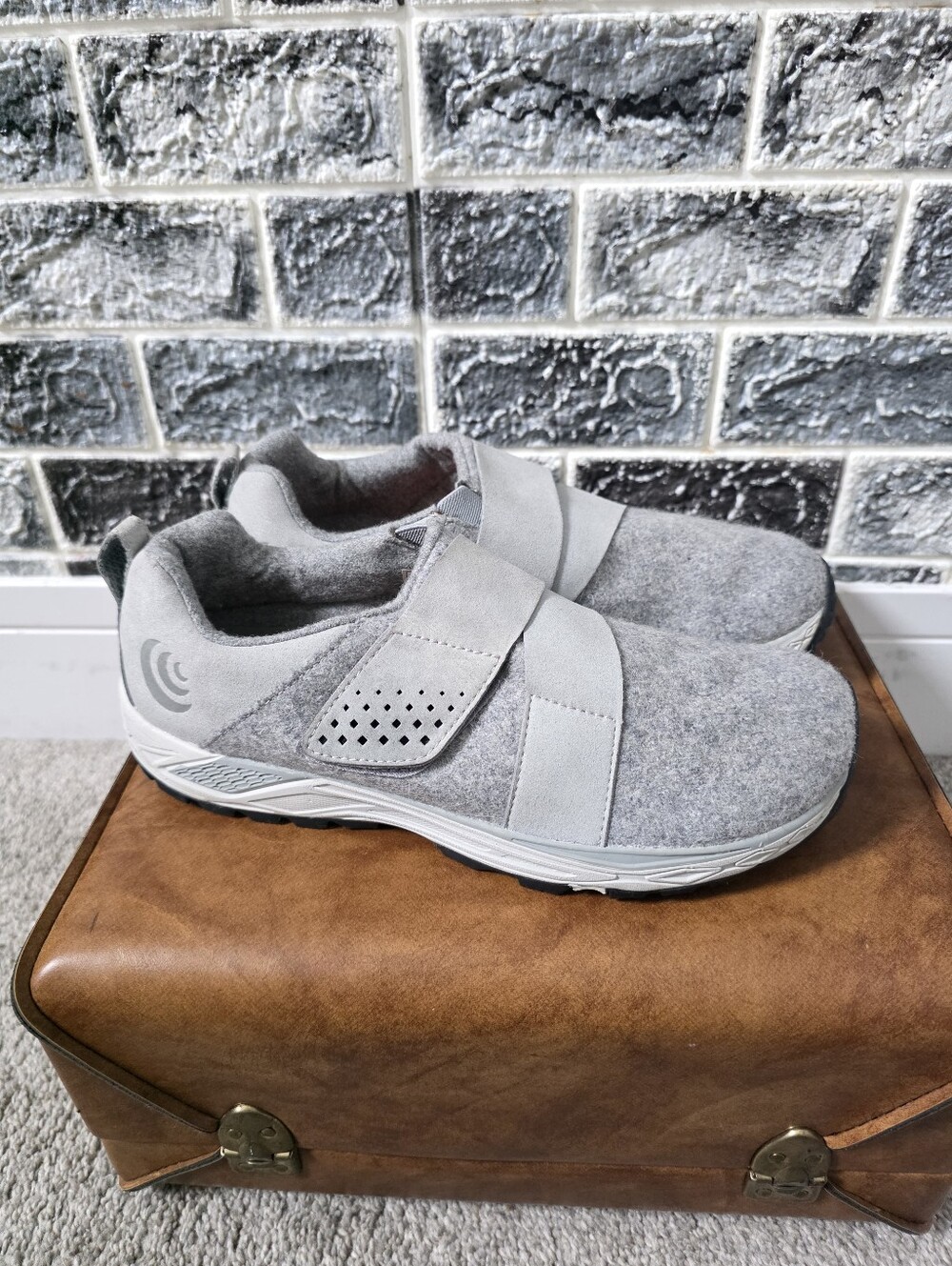 Topo Rekover Women''s Gray Slip-On Athletic Shoes Size 10 - Picture 2 of 7